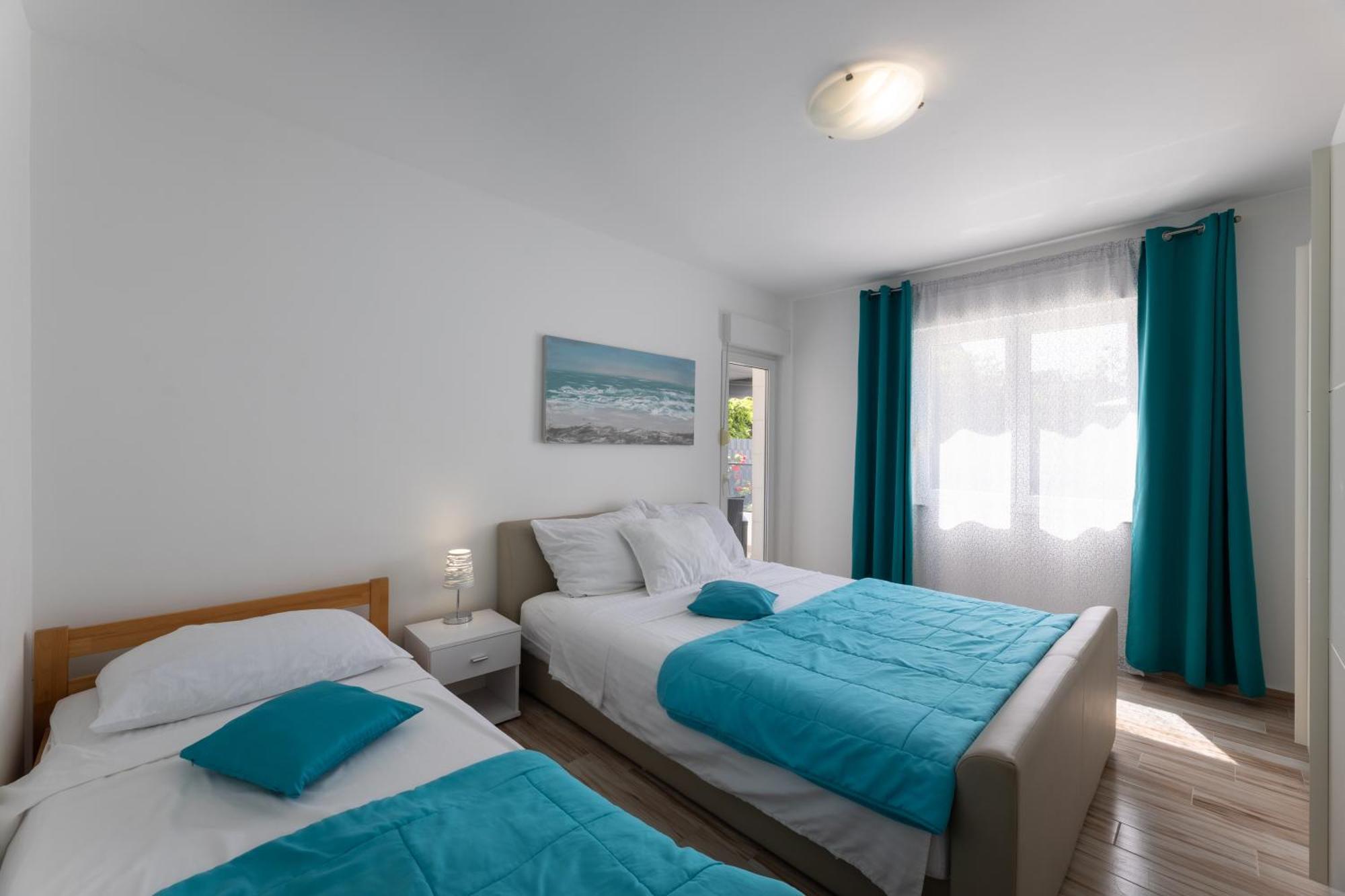 Apartments Bilopavlovic Kaštela Екстериор снимка