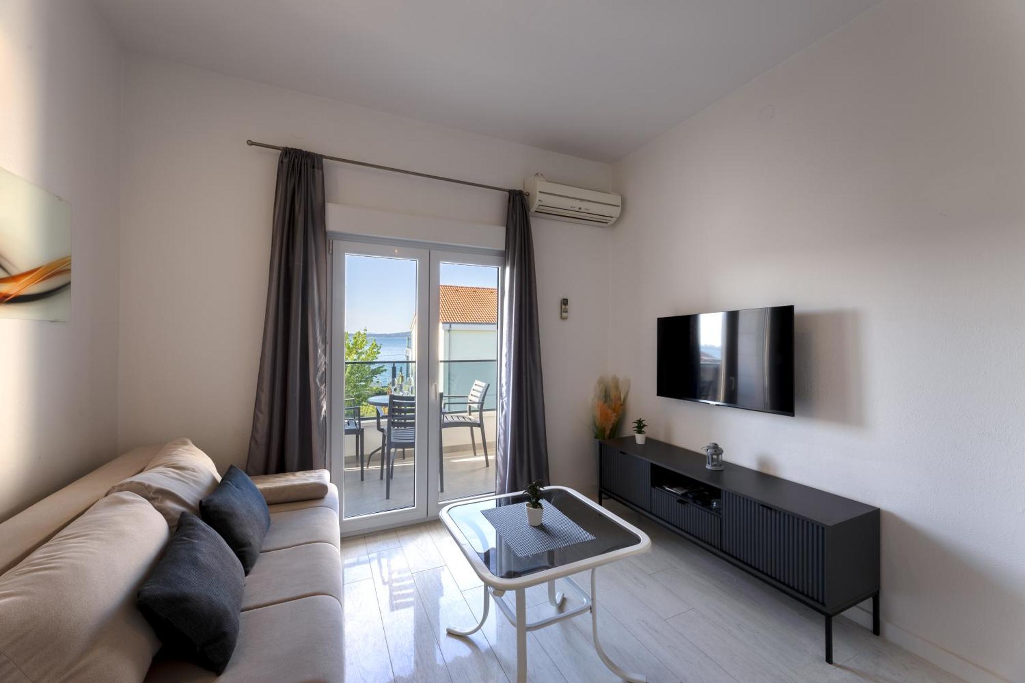 Apartments Bilopavlovic Kaštela Екстериор снимка