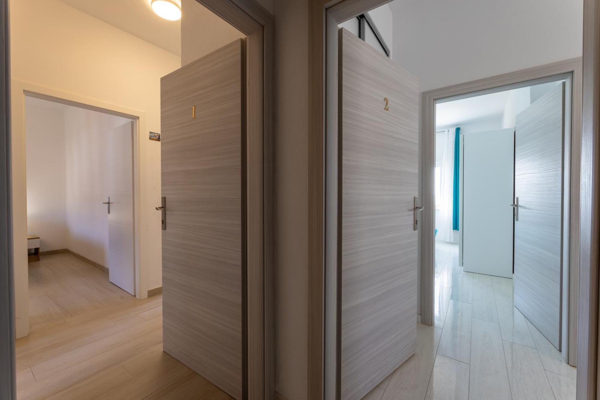 Apartments Bilopavlovic Kaštela Екстериор снимка