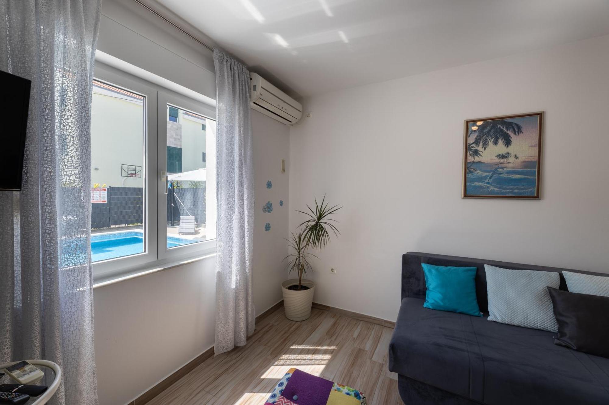 Apartments Bilopavlovic Kaštela Екстериор снимка