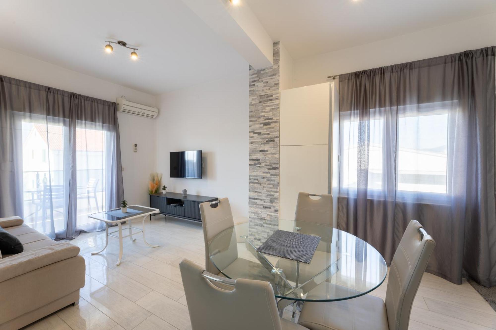 Apartments Bilopavlovic Kaštela Екстериор снимка