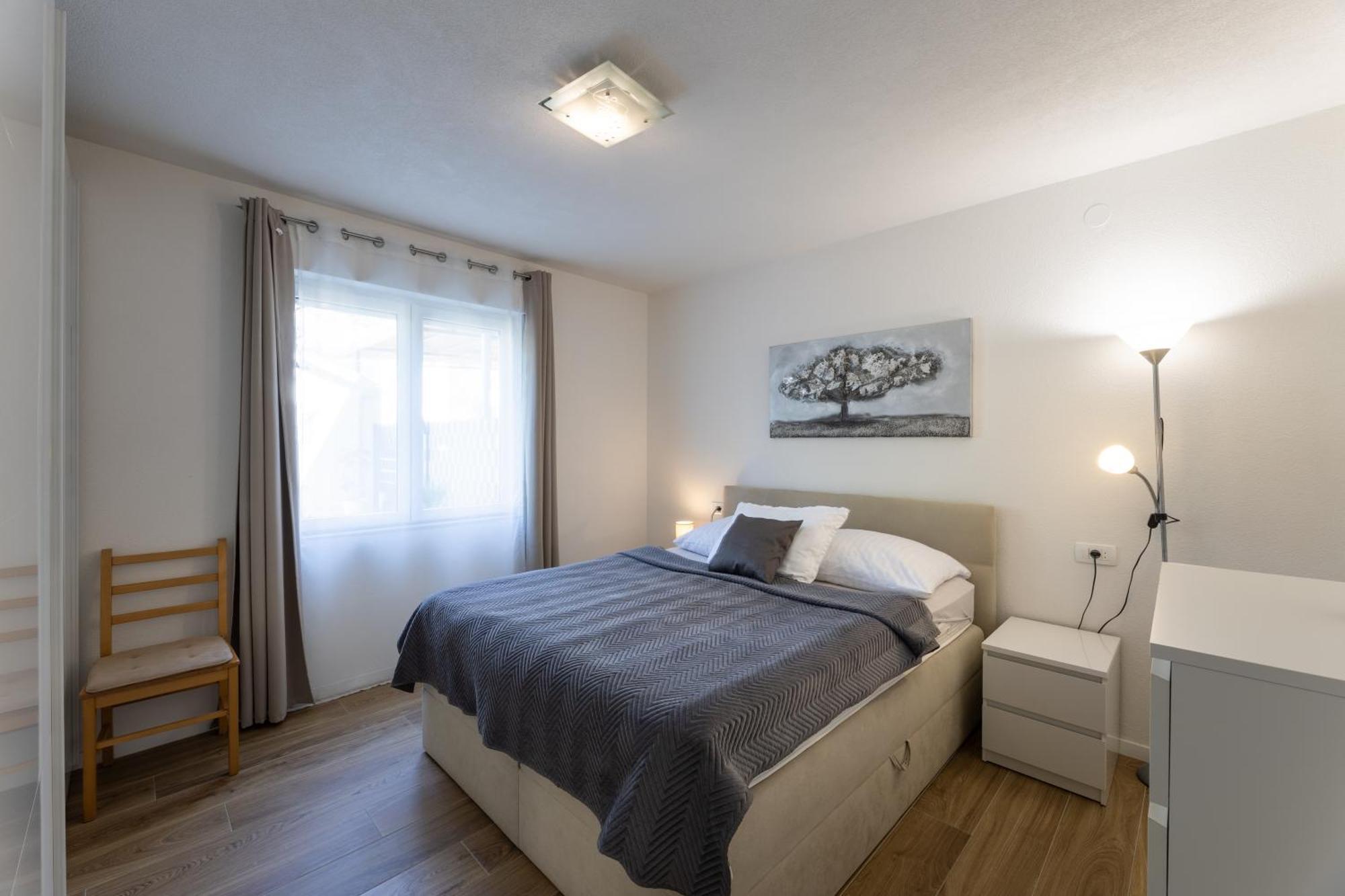 Apartments Bilopavlovic Kaštela Екстериор снимка