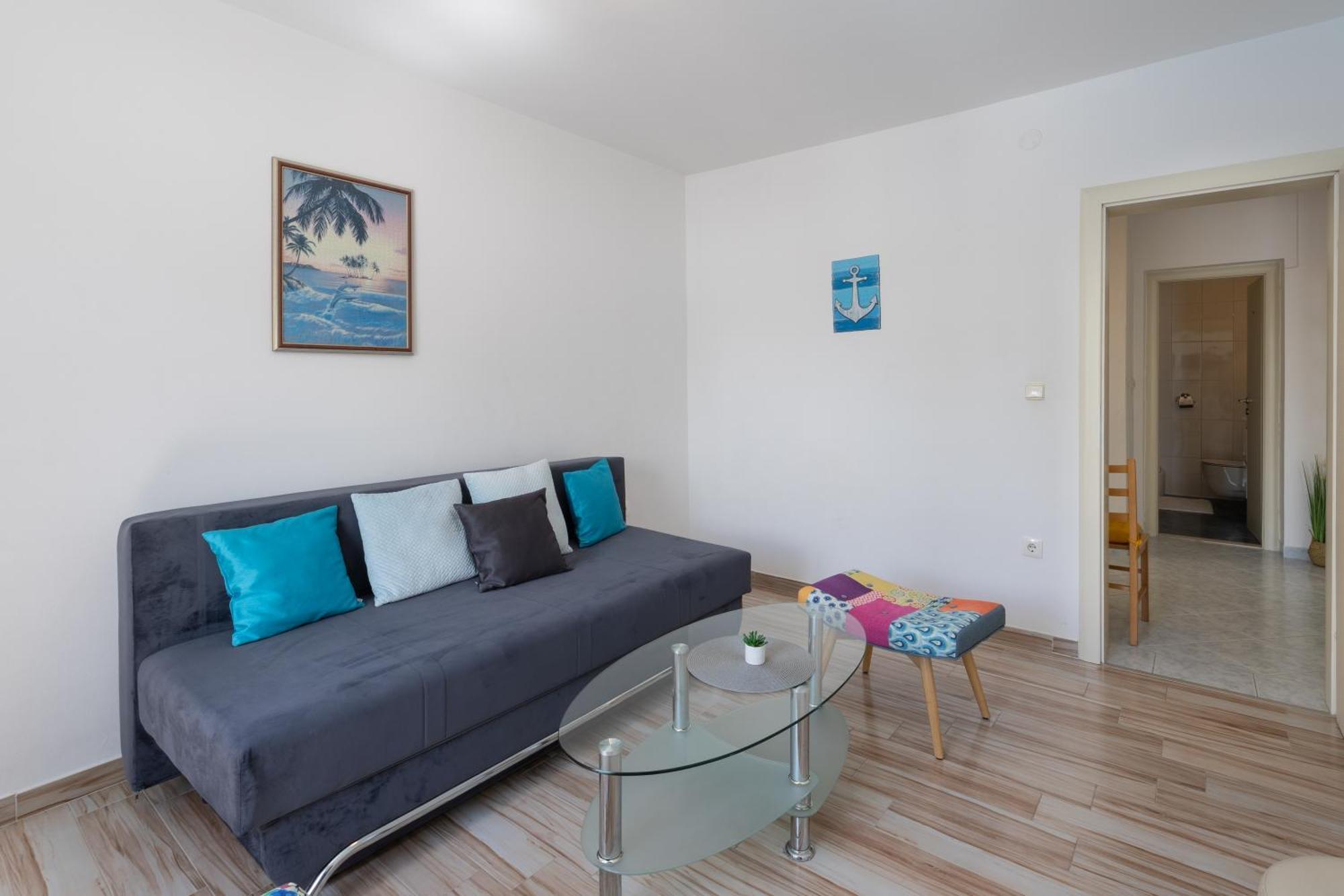 Apartments Bilopavlovic Kaštela Екстериор снимка